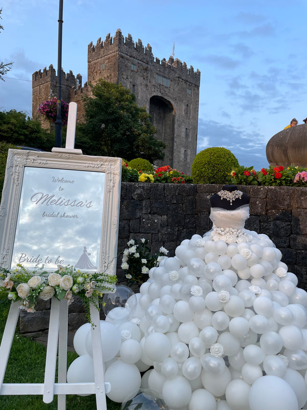 Balloons Wedding Dress Display